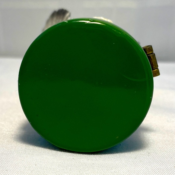 American Bald Eagle sits atop this hand painted porcelain keepsake box. - Picture 8 of 9